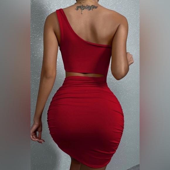 Red dress with single strap - Picture 4 of 4